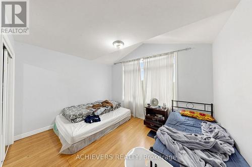 517 Navigator Drive, Mississauga, ON - Indoor Photo Showing Bedroom