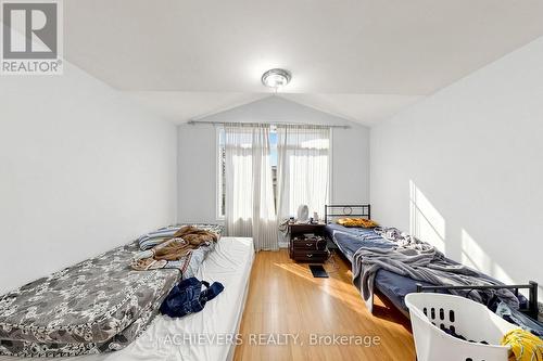517 Navigator Drive, Mississauga, ON - Indoor Photo Showing Bedroom