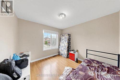 517 Navigator Drive, Mississauga, ON - Indoor Photo Showing Bedroom