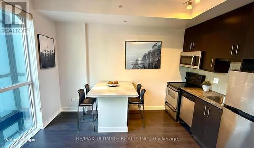 723 - 15 James Finlay Way, Toronto, ON - Indoor Photo Showing Kitchen