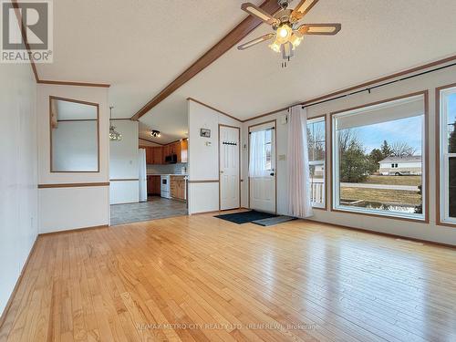 34 Sunset Lane, Horton, ON - Indoor
