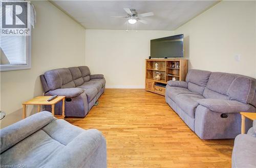254 Wellington Street W, Mount Forest, ON - Indoor Photo Showing Living Room