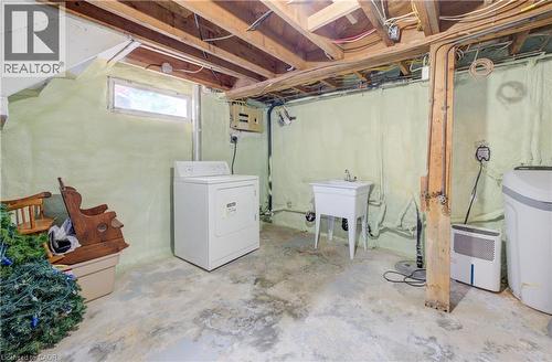 254 Wellington Street W, Mount Forest, ON - Indoor Photo Showing Laundry Room