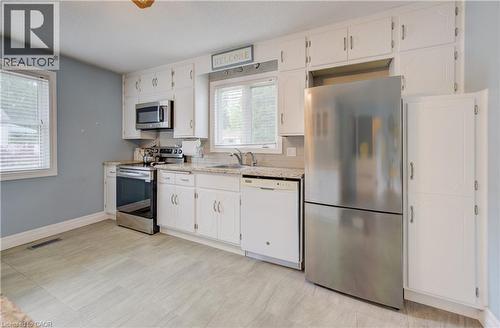 254 Wellington Street W, Mount Forest, ON - Indoor Photo Showing Kitchen