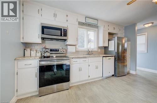 254 Wellington Street W, Mount Forest, ON - Indoor Photo Showing Kitchen
