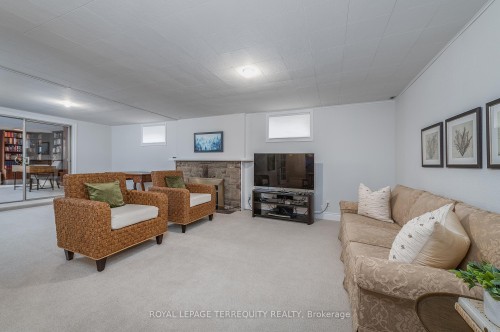 223 Riverside Drive, Toronto, ON - Indoor