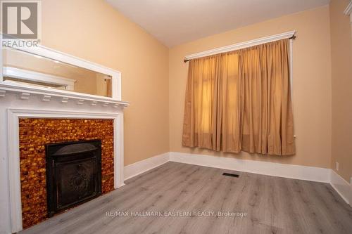 466 Rubidge Street, Peterborough (Town Ward 3), ON - Indoor With Fireplace