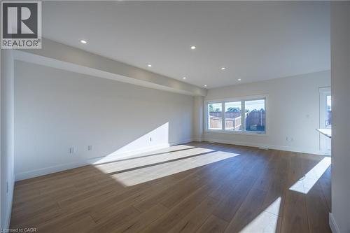 107 Amber Street, Waterford, ON - Indoor Photo Showing Other Room