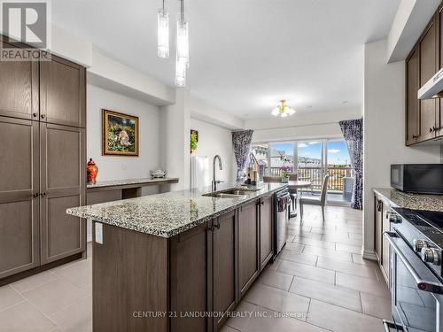 10941 Victoria Square Boulevard, Markham, ON - Indoor Photo Showing Kitchen With Double Sink With Upgraded Kitchen