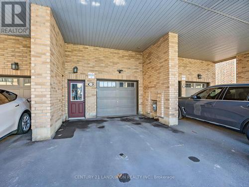 10941 Victoria Square Boulevard, Markham, ON - Indoor Photo Showing Garage