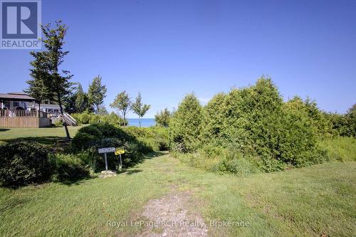 Trail to the beach - 3 Maple St - 79681 Bluewater Hwy 21, Central Huron (Goderich), ON - Outdoor
