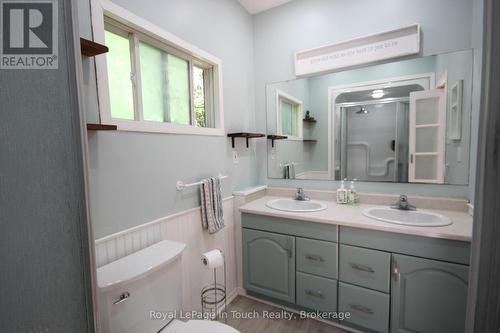 18 Shady Glen Lane, Mono, ON - Indoor Photo Showing Bathroom