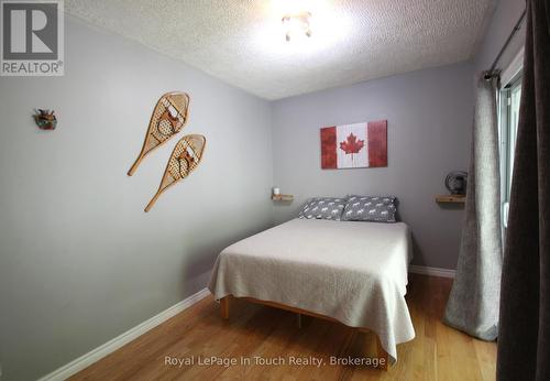 18 Shady Glen Lane, Mono, ON - Indoor Photo Showing Bedroom