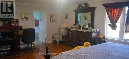13 Antelope Drive, Toronto, ON - Indoor