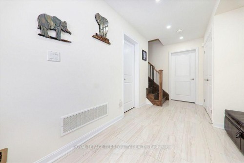 2412 Fall Harvest Crescent, Pickering, ON - Indoor Photo Showing Other Room