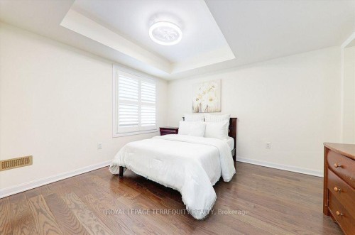 2412 Fall Harvest Crescent, Pickering, ON - Indoor Photo Showing Bedroom