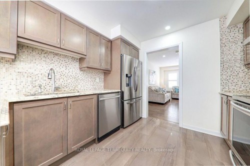 2412 Fall Harvest Crescent, Pickering, ON - Indoor Photo Showing Kitchen With Upgraded Kitchen