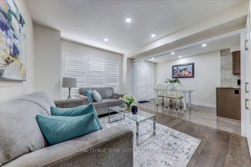 2412 Fall Harvest Crescent, Pickering, ON - Indoor Photo Showing Living Room