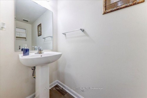 2412 Fall Harvest Crescent, Pickering, ON - Indoor Photo Showing Bathroom