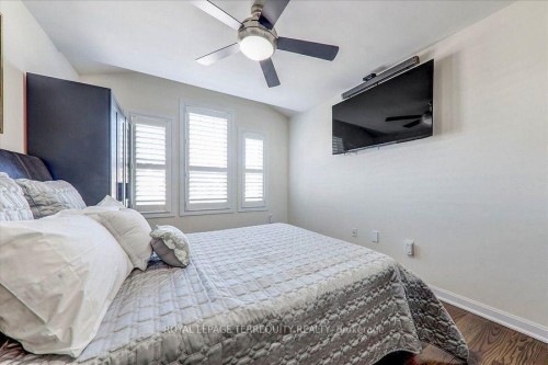 2412 Fall Harvest Crescent, Pickering, ON - Indoor Photo Showing Bedroom
