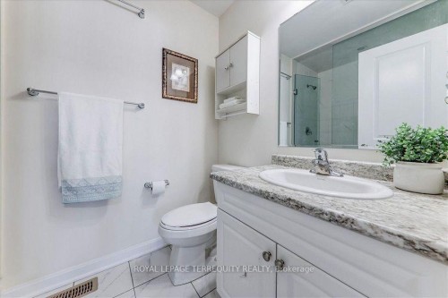 2412 Fall Harvest Crescent, Pickering, ON - Indoor Photo Showing Bathroom