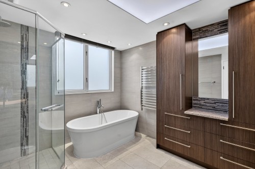Master Bathroom - 30 Rue Du Grand-Duc, Montréal (Verdun/Île-Des-Soeurs), QC - Indoor Photo Showing Bathroom