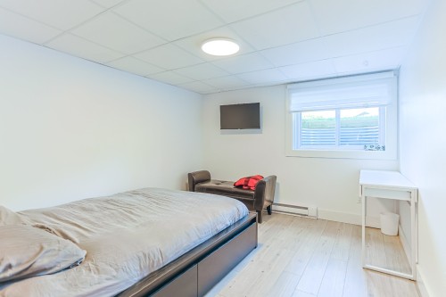 Chambre à coucher - 600 Rue Yvon, Saint-Jean-Sur-Richelieu, QC - Indoor Photo Showing Bedroom