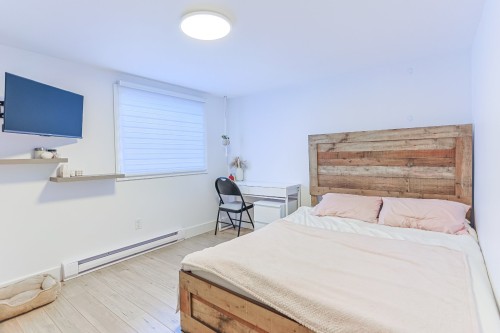 Chambre à coucher - 600 Rue Yvon, Saint-Jean-Sur-Richelieu, QC - Indoor Photo Showing Bedroom