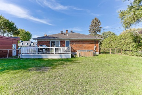 Face arrière - 600 Rue Yvon, Saint-Jean-Sur-Richelieu, QC - Outdoor With Deck Patio Veranda