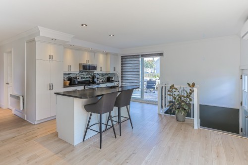 Cuisine - 600 Rue Yvon, Saint-Jean-Sur-Richelieu, QC - Indoor Photo Showing Kitchen