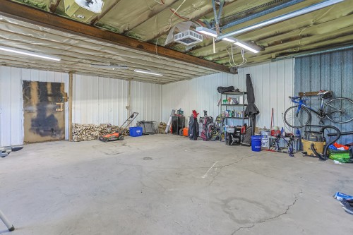 Garage - 600 Rue Yvon, Saint-Jean-Sur-Richelieu, QC - Indoor Photo Showing Other Room