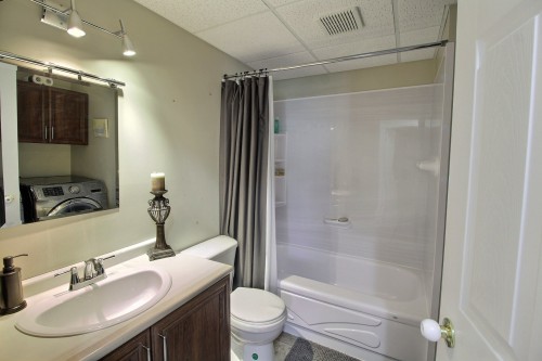 Salle de bains - 11-1613 Rue Des Hauts-Bois, Val-D'Or, QC - Indoor Photo Showing Bathroom