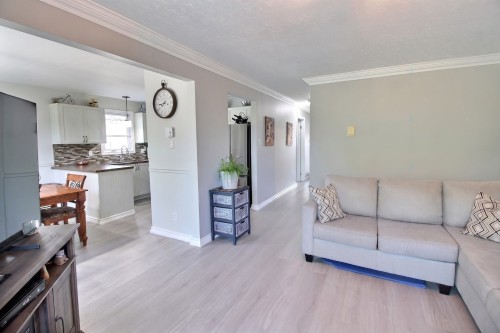 Vue d'ensemble - 11-1613 Rue Des Hauts-Bois, Val-D'Or, QC - Indoor Photo Showing Living Room