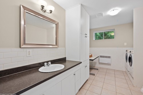 Salle de bains - 112 Rue Jacques, Saint-Colomban, QC - Indoor Photo Showing Bathroom