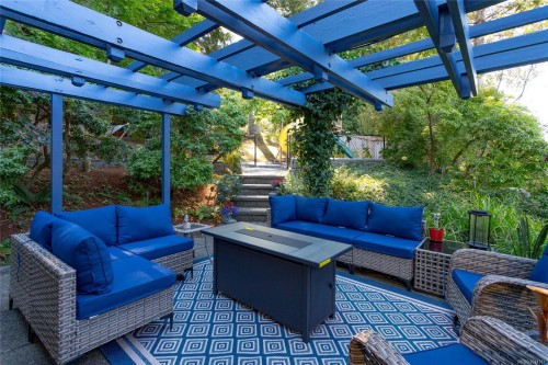 804 Bucktail Rd, Mill Bay, BC 