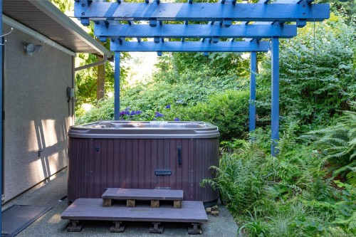 804 Bucktail Rd, Mill Bay, BC 