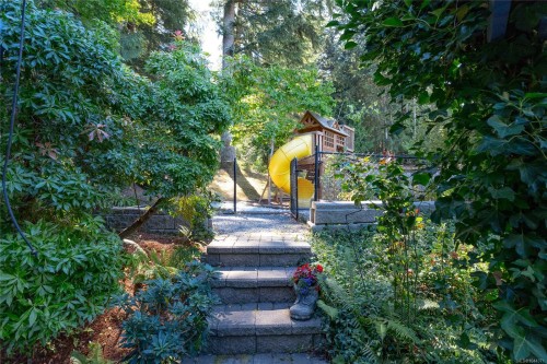 804 Bucktail Rd, Mill Bay, BC 
