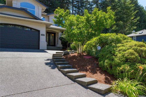804 Bucktail Rd, Mill Bay, BC 
