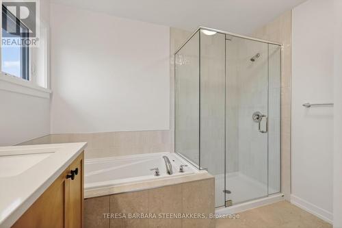 Ensuite Bath - 1164 Bronze Avenue, Clarence-Rockland, ON - Indoor Photo Showing Bathroom