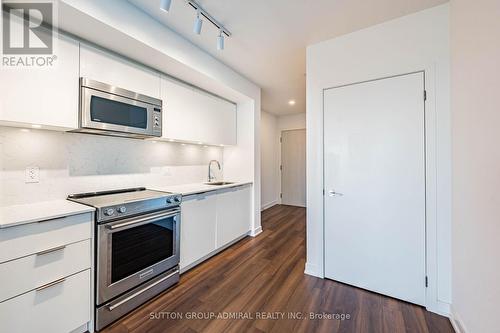 1311 - 30 Samuel Wood Way, Toronto, ON - Indoor Photo Showing Kitchen