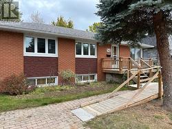 542 WINGROVE CRESCENT  Oakville, ON L6L 4R6