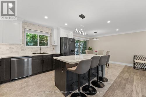1268 Forest Hill, Oakville, ON - Indoor Photo Showing Kitchen With Upgraded Kitchen