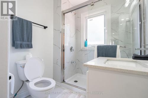 20 Somerset Avenue, Hamilton, ON - Indoor Photo Showing Bathroom