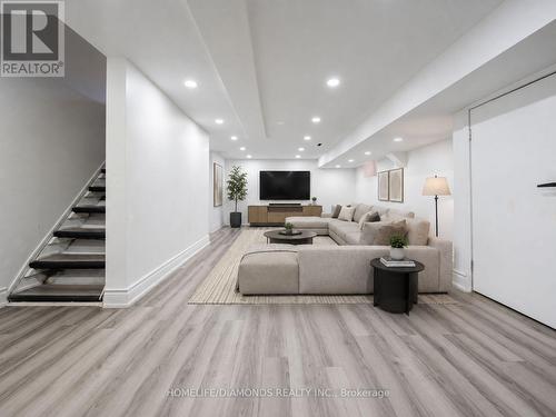 20 Somerset Avenue, Hamilton, ON - Indoor