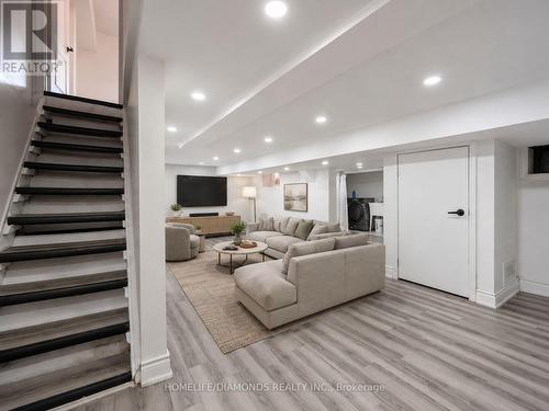 20 Somerset Avenue, Hamilton, ON - Indoor Photo Showing Other Room