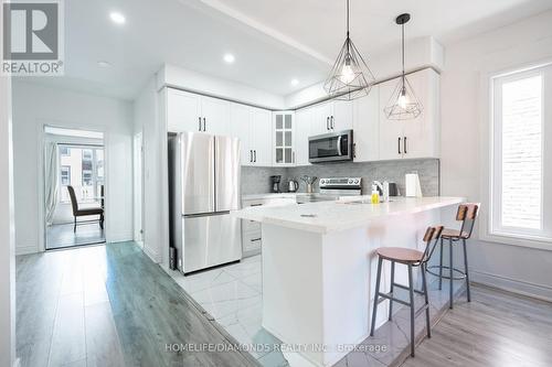 20 Somerset Avenue, Hamilton, ON - Indoor Photo Showing Kitchen With Upgraded Kitchen