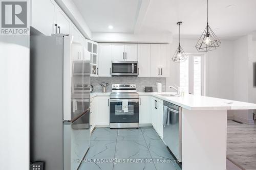 20 Somerset Avenue, Hamilton, ON - Indoor Photo Showing Kitchen With Upgraded Kitchen