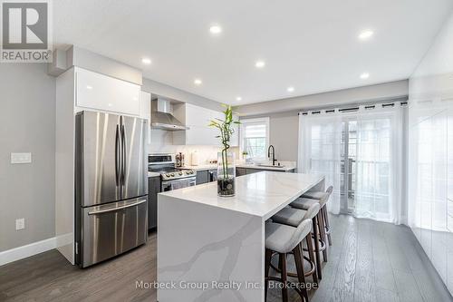 24 - 1100 Begley Street, Pickering (Bay Ridges), ON - Indoor Photo Showing Kitchen With Upgraded Kitchen
