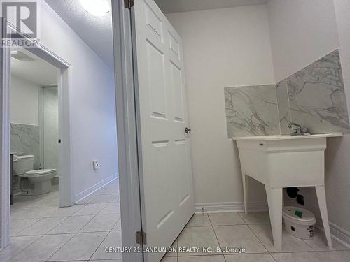 111 Mumbai Drive, Markham, ON - Indoor