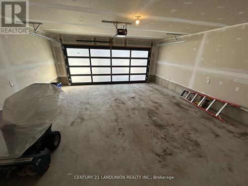 111 Mumbai Drive, Markham, ON - Indoor Photo Showing Garage